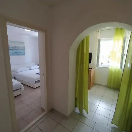 Appartement Trubi 2 *