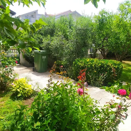 Appartement Trubi 2 *