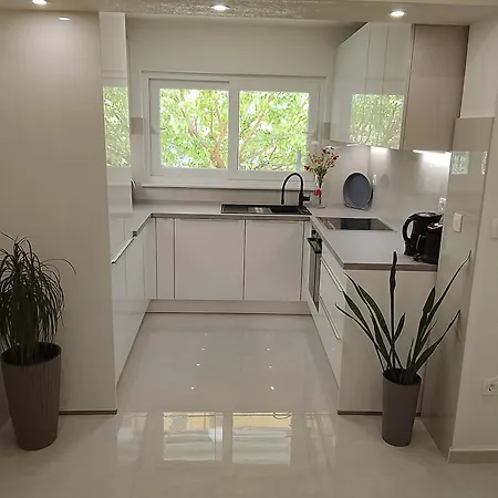 Appartement Trubi 2 *