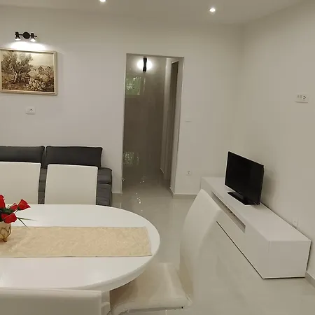 Trubi 2 Appartement Vodice