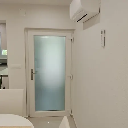 Appartement Trubi 2 *